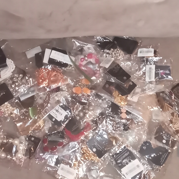 Paparazzi Jewelry Lot of 50 pieces - Picture 3 of 3